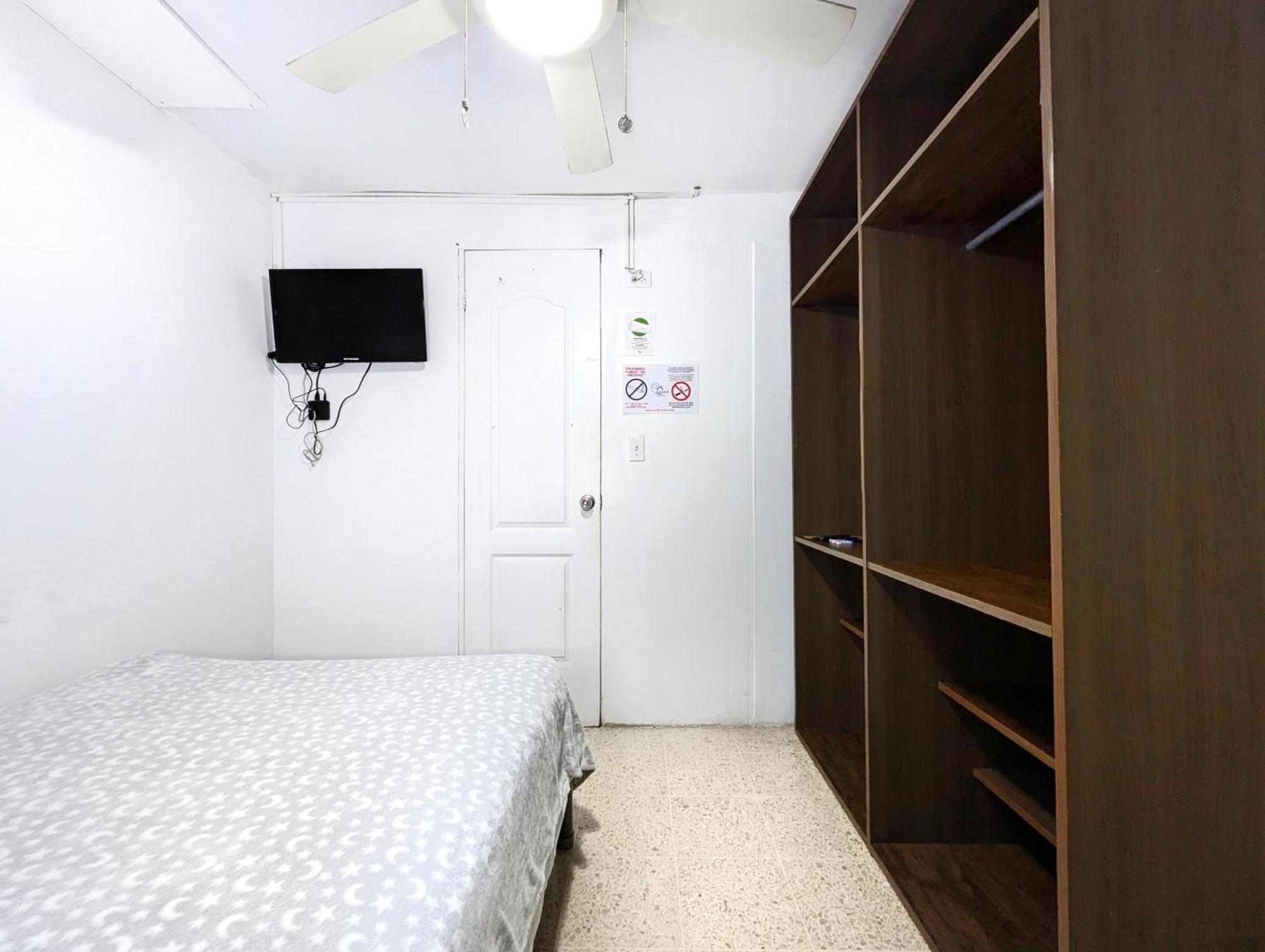 Hostal Yoha Panama City Rum bild