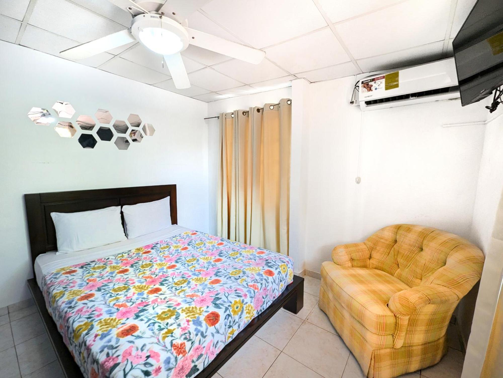 Hostal Yoha Panama City Exteriör bild